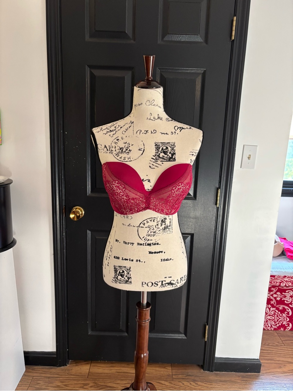 Wonderbra Red Lace Padded Strapless Underwire Bra - 36 DD (UK)